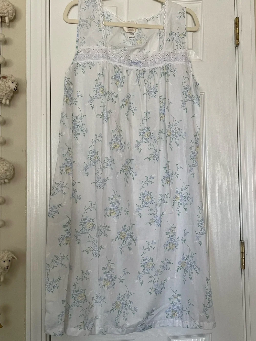 Carriage court Women's Light Blue Floral Nightgown and matching robe set  XL